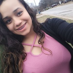 Meet your Posher, Carolina